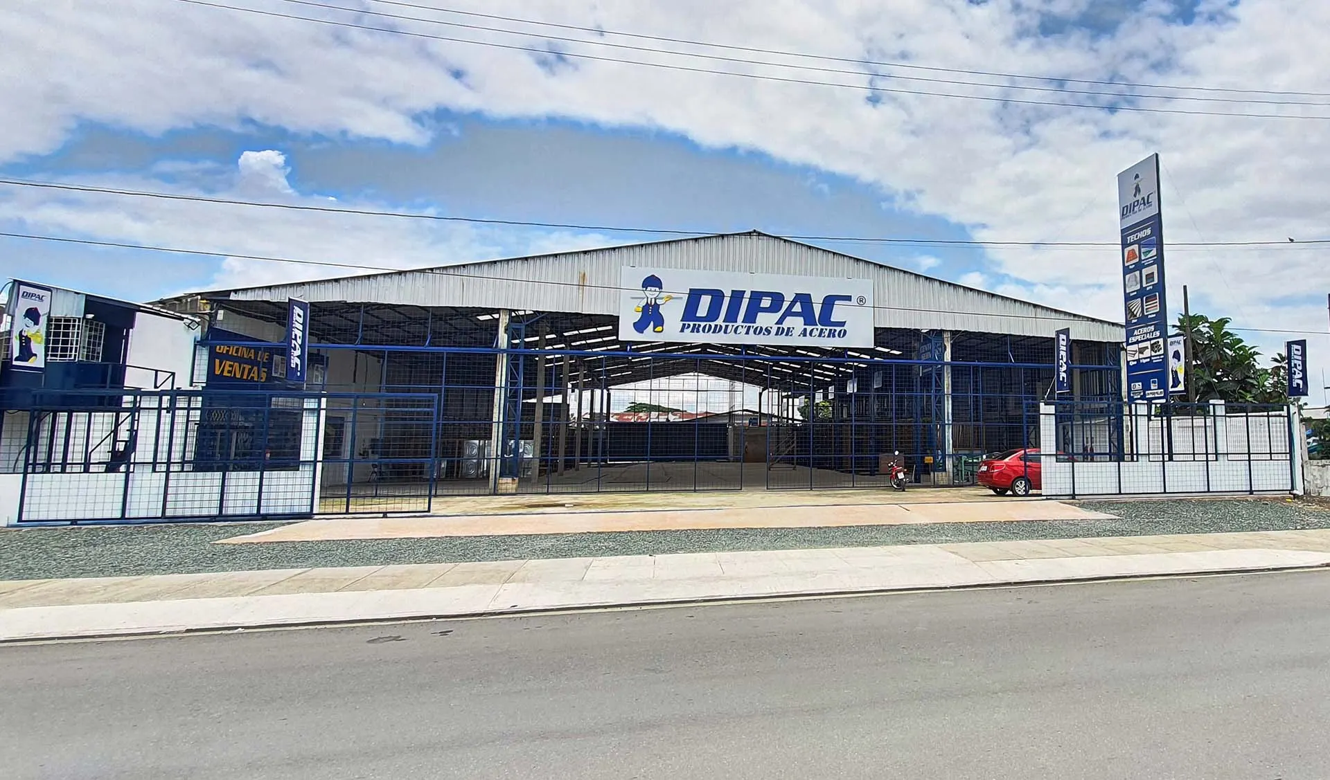 Fachada de la sucursal Dipac en Babahoyo