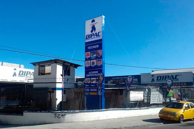 Fachada de la sucursal Dipac en Ibarra