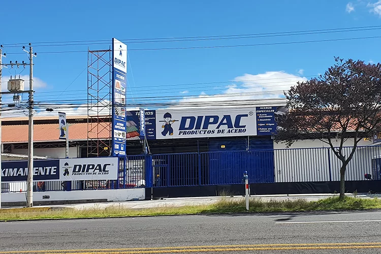 Fachada de la sucursal Dipac en Latacunga